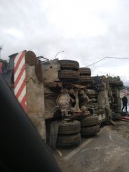 Перевернулся автокран на Октябрьском проспекте возле стадиона Торпедо в Люберцах