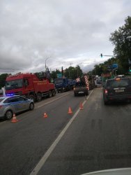 Перевернулся автокран на Октябрьском проспекте возле стадиона Торпедо в Люберцах