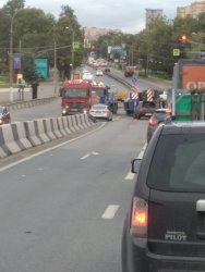 Перевернулся автокран на Октябрьском проспекте возле стадиона Торпедо в Люберцах