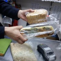 Магазин, который торговал алкоголем в ночное время и просрочкой в мкр. Самолет взят на особый контроль полицией
