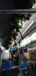 Украшения в общественной транспорте к Новому году