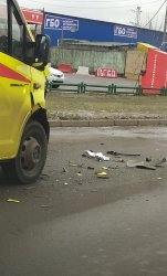 ДТП возле АЗС, столкнулись скорая помощь и Mazda 3