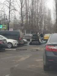Загорелась машина на парковке в Люберцах