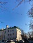 Противовес строительного крана расположился над проезжей частью в Томилино Противовес строительного крана расположился над проезжей частью в Томилино